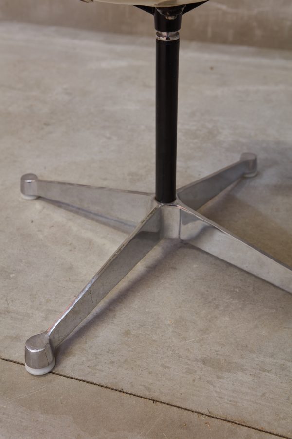 Silla Herman Miller (la fonda) - Imagen 9