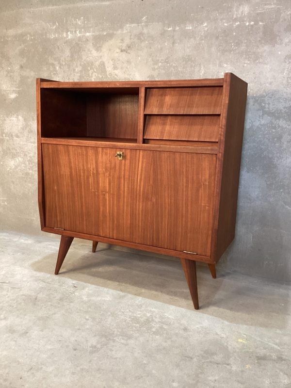 mueble bar nórdico años 60.