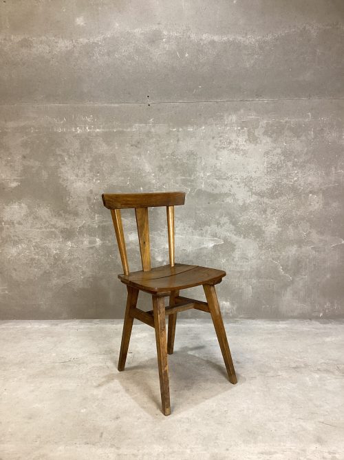 Silla de madera antigua vintage