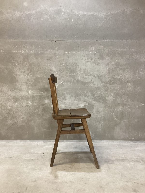 Silla de madera antigua - Imagen 2