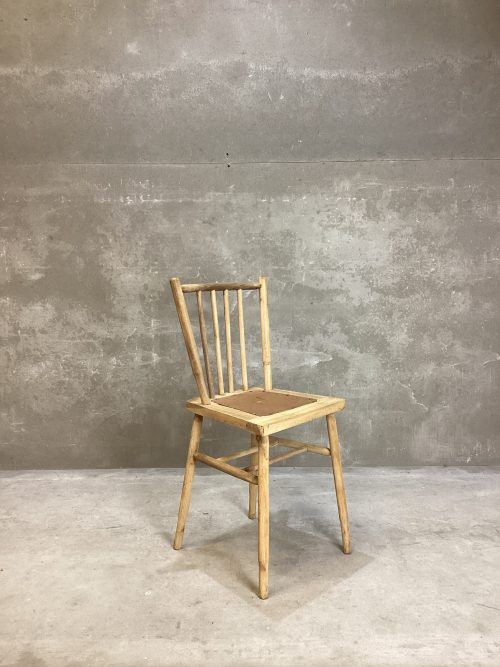 Silla de madera antigua  vintage