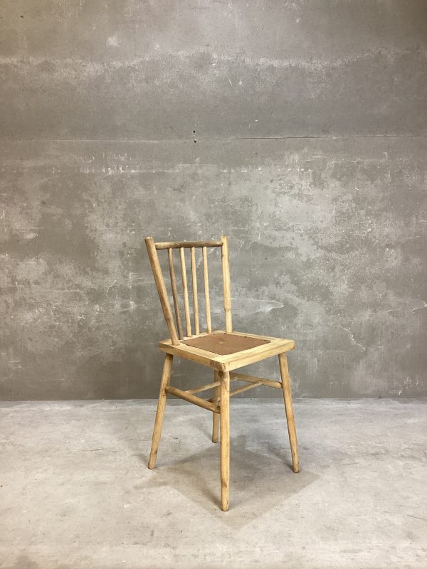 Silla de madera antigua  vintage