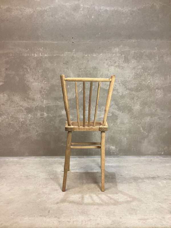 Silla de madera antigua  - Imagen 2