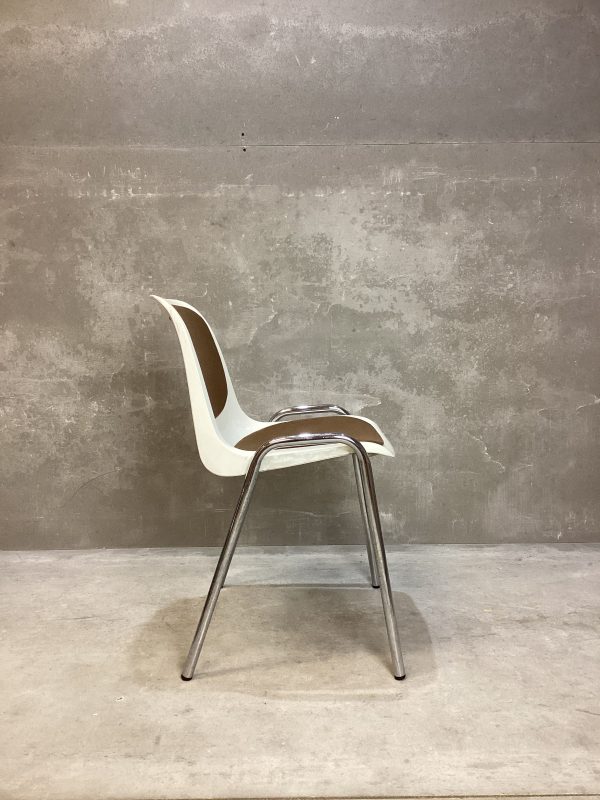 SILLA DE POLIPROPILENO VINTAGE APILABLE - Imagen 2
