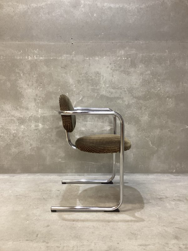 Silla estilo Cantilever de diseño español - Imagen 2