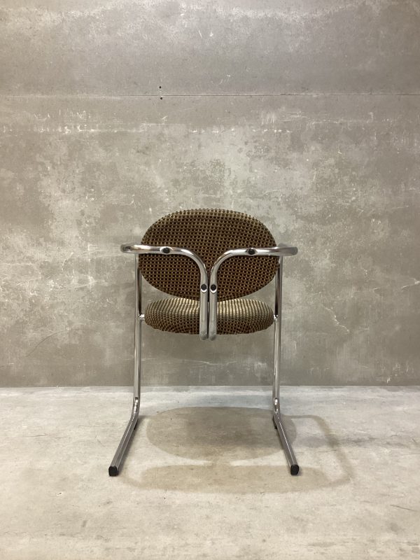 silla cantilever