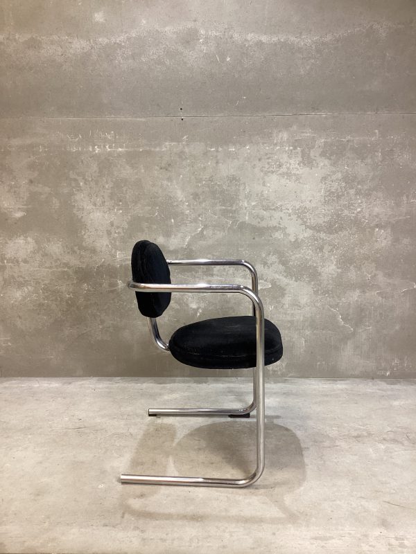 Silla estilo Cantilever de diseño español - Imagen 2