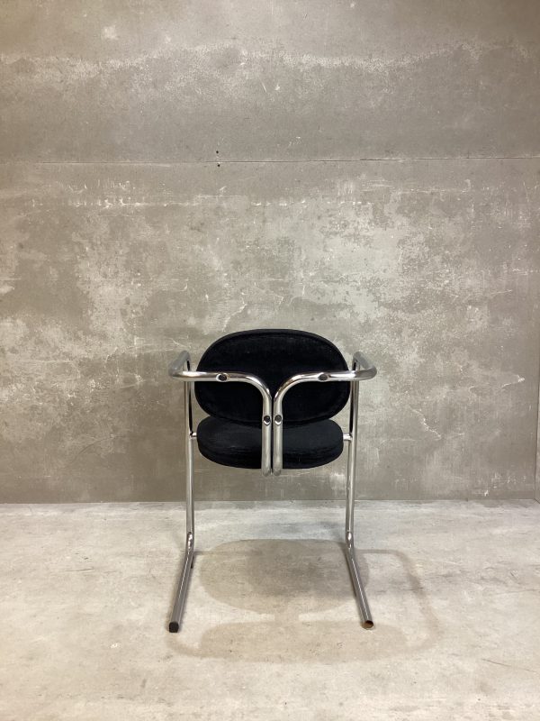 Silla estilo Cantilever de diseño español